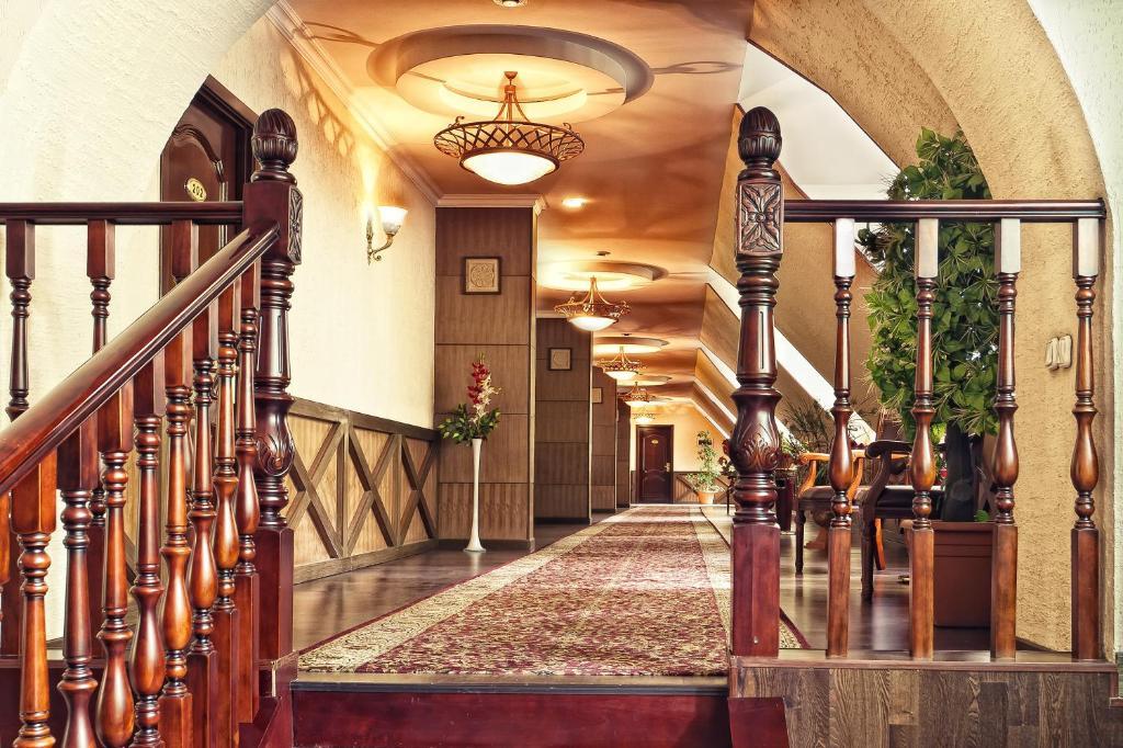 Merey Hotel Karagandy Eksteriør billede